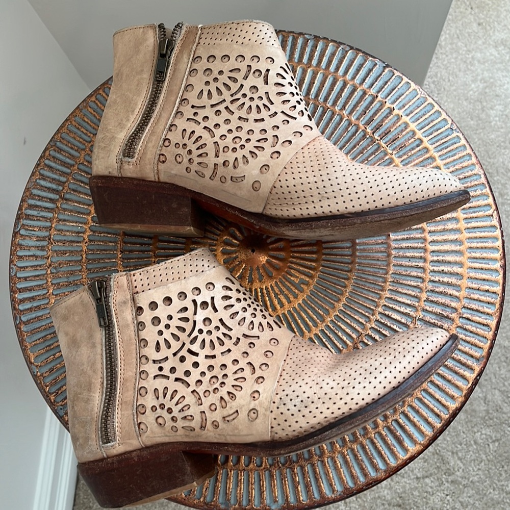 Mattise leather booties sz 8.5